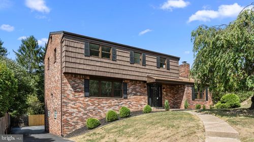 105 Calmont Dr, Pittsburgh, PA, 15235-5202 | Card Image