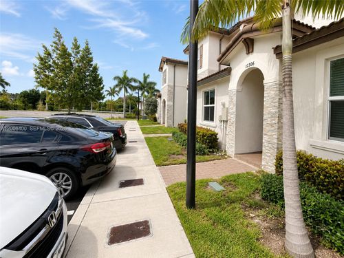 12306-12306 Nw 23rd Ct, Miami, FL, 33167-1570 | Card Image