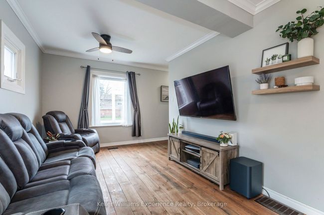 454 Colborne St, House other with 3 bedrooms, 2 bathrooms and 2 parking in Midland ON | Image 9