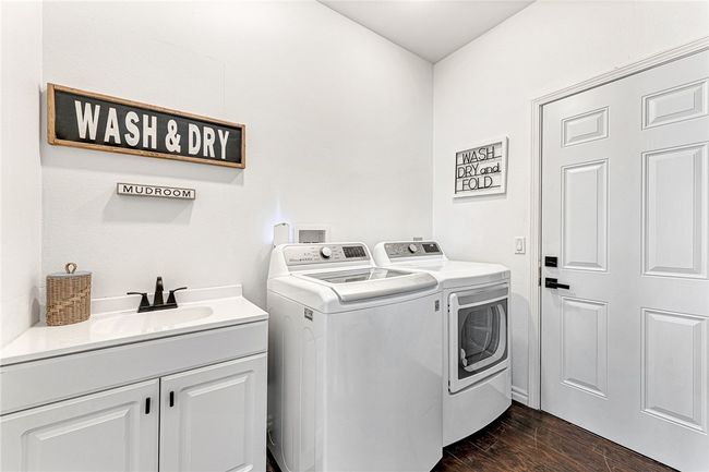 main level laundry | Image 24