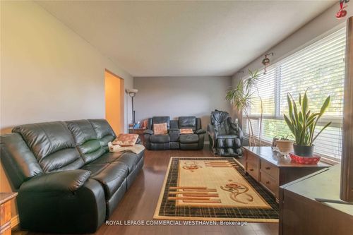 3015 Lloydtown-Aurora Rd, King, ON, L7B0G2 | Card Image