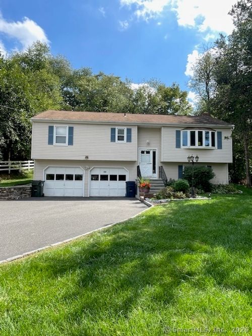33 Payne Rd, Bethel, CT, 06801-1242 | Card Image