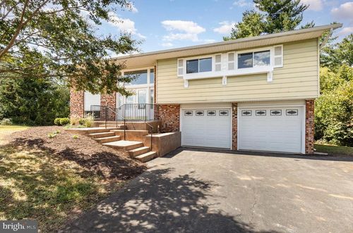 4216 High Ridge Rd, HAYMARKET, VA, 20169-2411 | Card Image