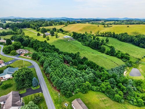 303 Stone Brook Dr, Galax, VA, 24333-6236 | Card Image