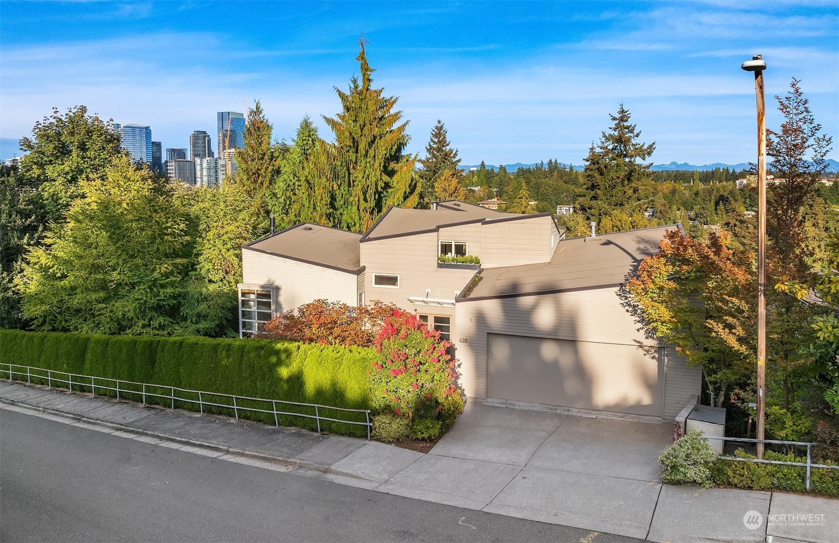 97th Pl, Bellevue, WA 98004