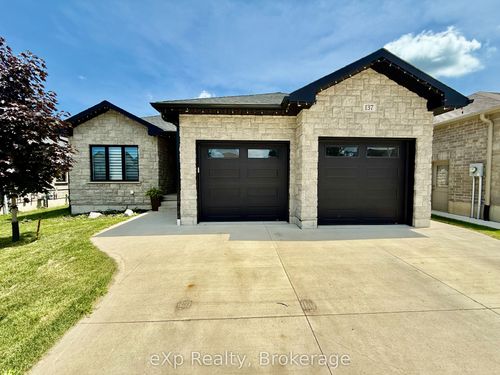 137 17th Ave A, Hanover, ON, N4N0B5 | Card Image