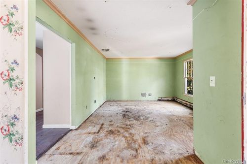 34 Andys Ln, Eastport, NY, 11941-1329 | Card Image