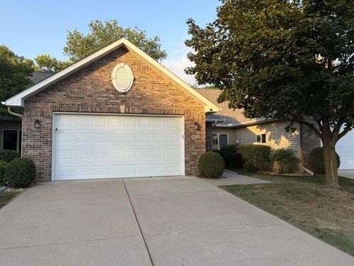 1823 Bohmbach Dr, Red Wing, MN, 55066-3568 | Card Image