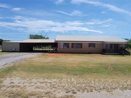 215 Cedar Ct, Graham, TX, 76450-6488 | Card Image