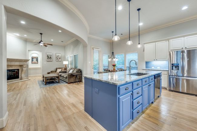2209 Shakespeare St, House other with 3 bedrooms, 4 bathrooms and null parking in Carrollton TX | Image 9