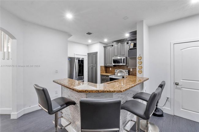 10307 Sw 20 Th St, Townhouse with 3 bedrooms, 3 bathrooms and null parking in Miramar FL | Image 7