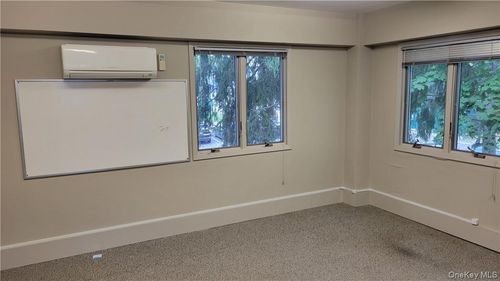 49 Marble Ave, Pleasantville, NY, 10570-2918 | Card Image