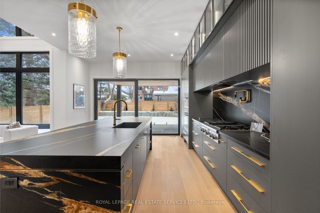 80 Edgecroft Rd, House other with 5 bedrooms, 5 bathrooms and 2 parking in Etobicoke ON | Image 14