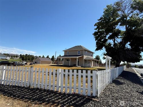 990 Lancaster Rd, Selah, WA, 98942-9499 | Card Image