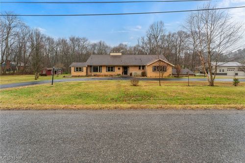 1137 Dairy Ln, East Liverpool, OH, 43920-9313 | Card Image