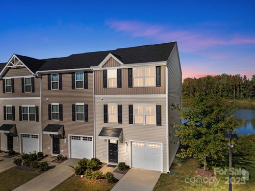 6233 Cutwater Cir, Charlotte, NC, 28269-3582 | Card Image