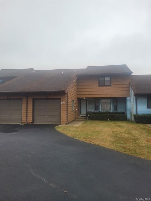 174 Melanie Way, Commack, NY, 11725-4649 | Card Image