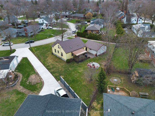 11 Churchill Dr, House other with 2 bedrooms, 1 bathrooms and 6 parking in Listowel ON | Image 40