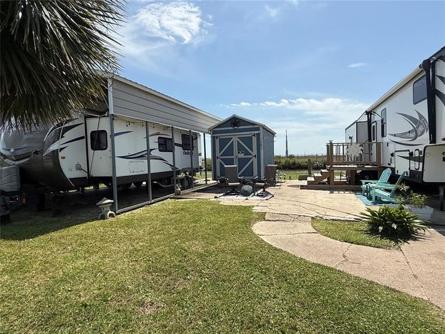 Both RVs are negotiable. | Image 16