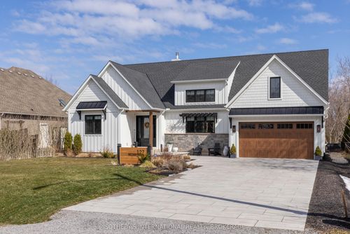 127 William St, Niagara Falls, ON, L0S1J0 | Card Image