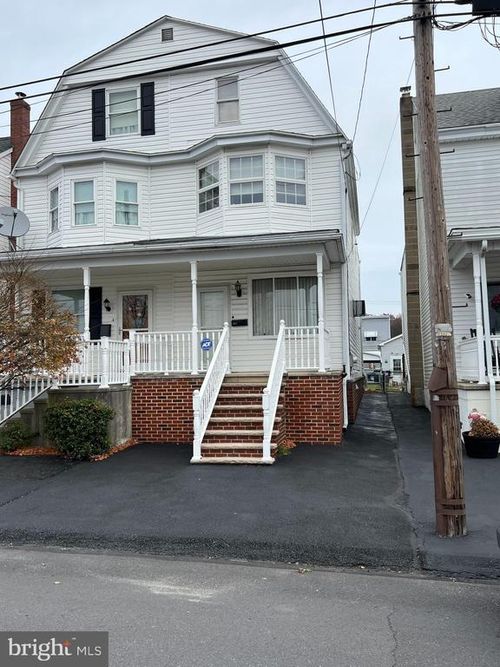 341 S Broad Mountain Ave, FRACKVILLE, PA, 17931-2218 | Card Image