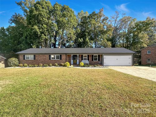 812 Hill St, Shelby, NC, 28152-7120 | Card Image