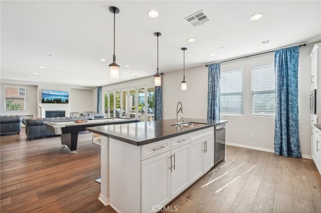 19216 Bension Dr, House other with 6 bedrooms, 4 bathrooms and 2 parking in Santa Clarita CA | Image 11