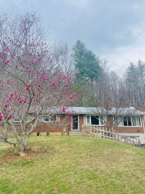 7592 Willow Branch Rd, Boones Mill, VA, 24065-1938 | Card Image