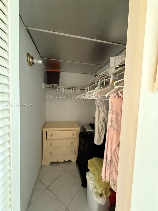 APT-628 - 500 Bayview Dr, Condo with 1 bedrooms, 2 bathrooms and null parking in Sunny Isles Beach FL | Image 14