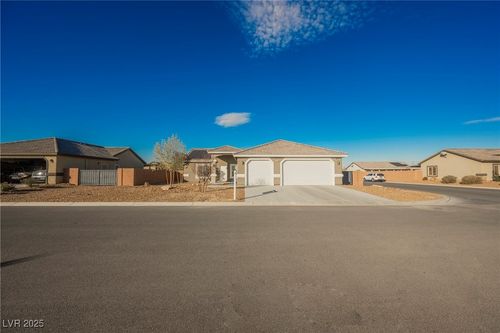 90 White Burch Ln, Pahrump, NV, 89048-3451 | Card Image