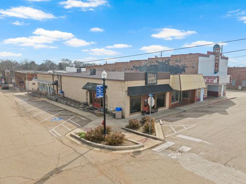 112 N Lamar St, Daingerfield, TX, 75638-1614 | Card Image