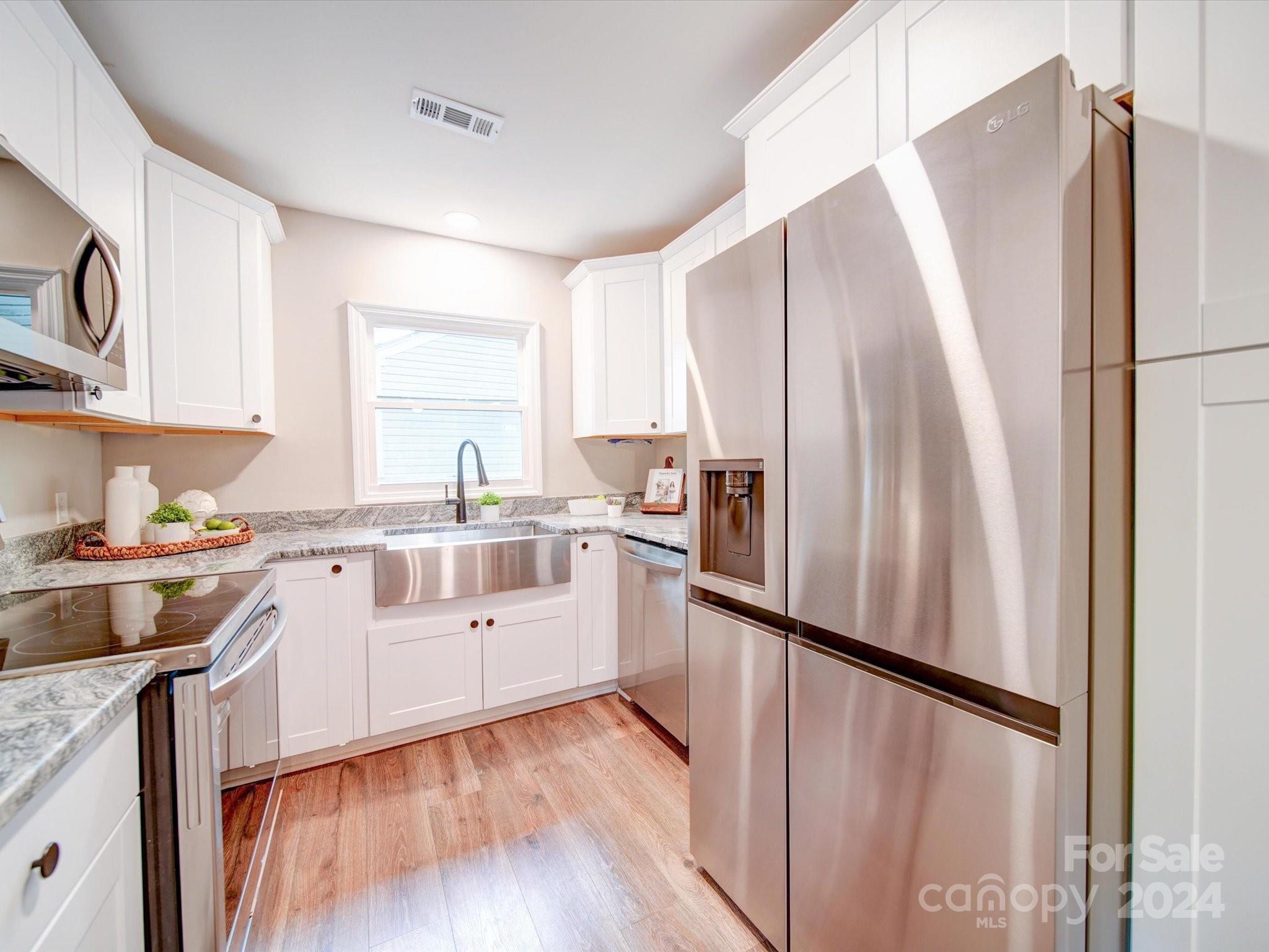 Dinglewood Ave, Charlotte, NC 28205