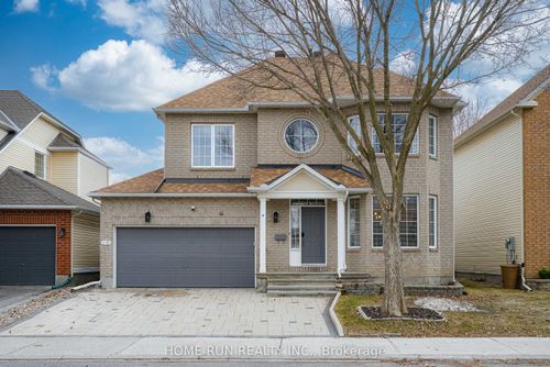 10 Pavona St, Nepean, ON, K2G6T2 | Card Image