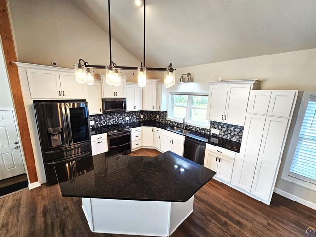 611 S 3 Rd St, House other with 3 bedrooms, 2 bathrooms and null parking in Sabetha KS | Image 15