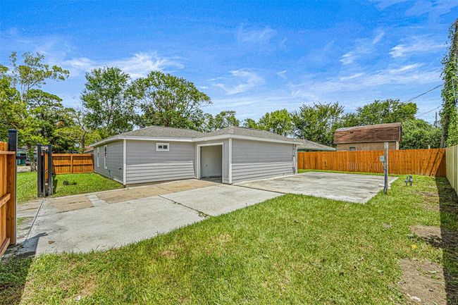 Arv connection ready and parking or ready to built a small room and airbnb. | Image 15