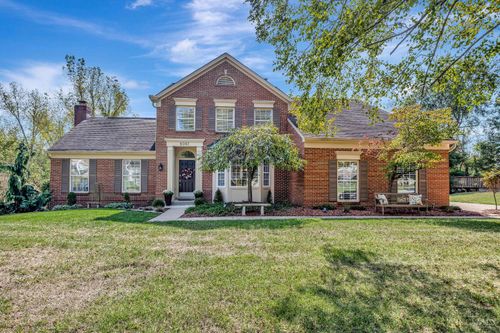 8061 Turcotte Ln, North Bend, OH, 45052-9615 | Card Image