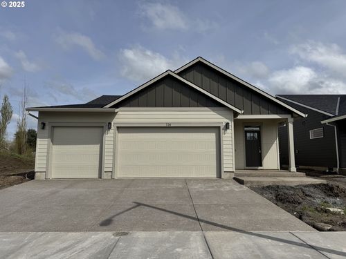 726 Tigerlily St, Silverton, OR, 97381 | Card Image