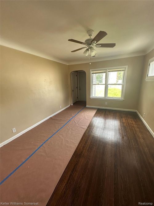 7284 Lozier Ave, Warren, MI, 48091-2008 | Card Image