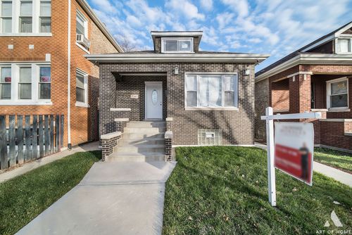 7141 Artesian Ave, Chicago, IL, 60629-1425 | Card Image