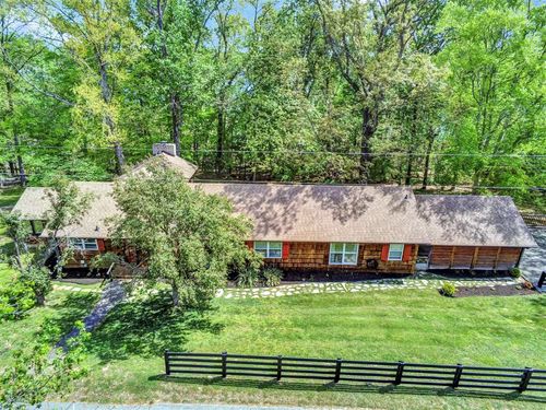 131 Lakeside Dr, Scottsville, KY, 42164-9200 | Card Image