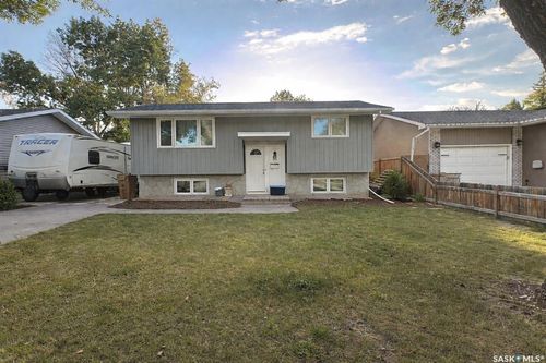 51 Denny Cres, Regina, SK, S4N5J8 | Card Image