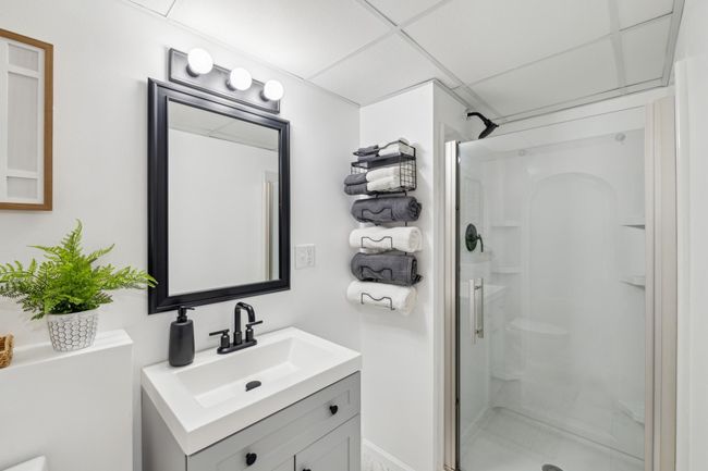 19_interior.jpg | Image 18