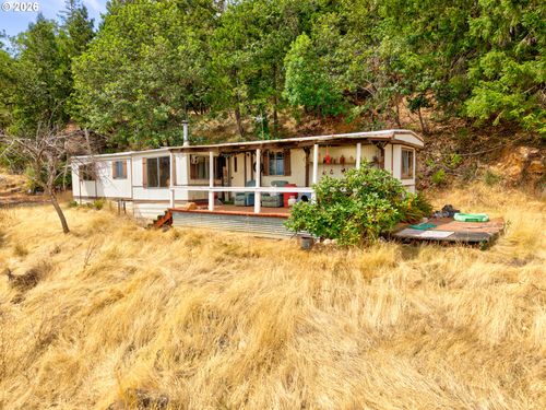 900 Mulberry Ln, Roseburg, OR, 97471 | Card Image