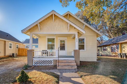 203 N Kansas Ave, Salina, KS, 67401-8515 | Card Image