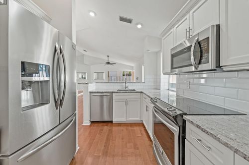 28 Governors Ct, Palm Beach Gardens, FL, 33418-7161 | Card Image