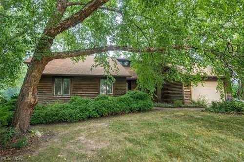 10110 Weathersfield Dr, Concord Township, OH, 44060-6849 | Card Image