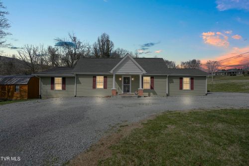 2426 Old Lewis Rd, Johnson City, TN, 37601-6667 | Card Image