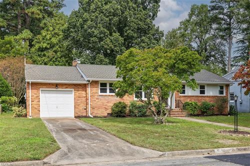 17 Carolyn Dr, Newport News, VA, 23606-3103 | Card Image
