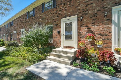 2b-149 Tarryton Ct E, Columbus, OH, 43228-6504 | Card Image