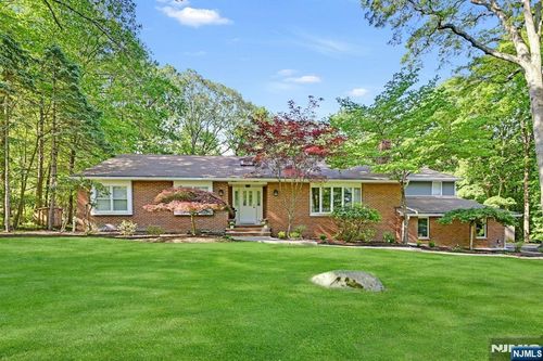 12 Hidden Glen Rd, Upper Saddle River, NJ, 07458-1723 | Card Image